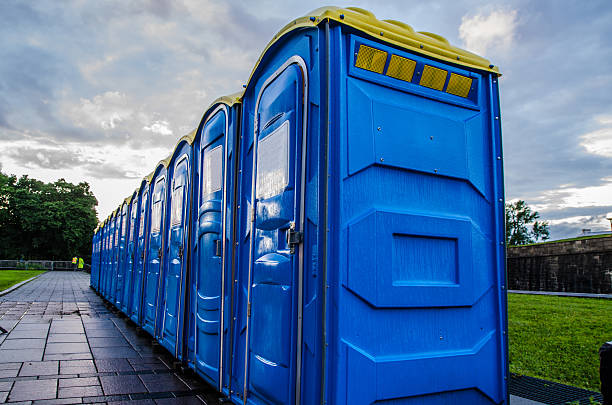 Best Portable restroom trailer rental  in Leesburg, OH